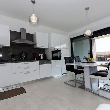 Apartments4Friends Apartment Vlad โตรกีร์ ภายนอก รูปภาพ