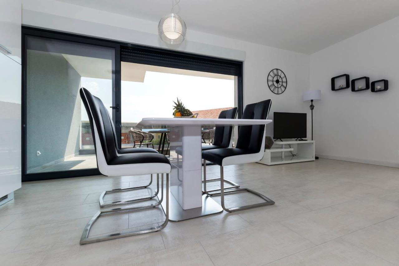 Apartments4Friends Apartment Vlad โตรกีร์ ภายนอก รูปภาพ