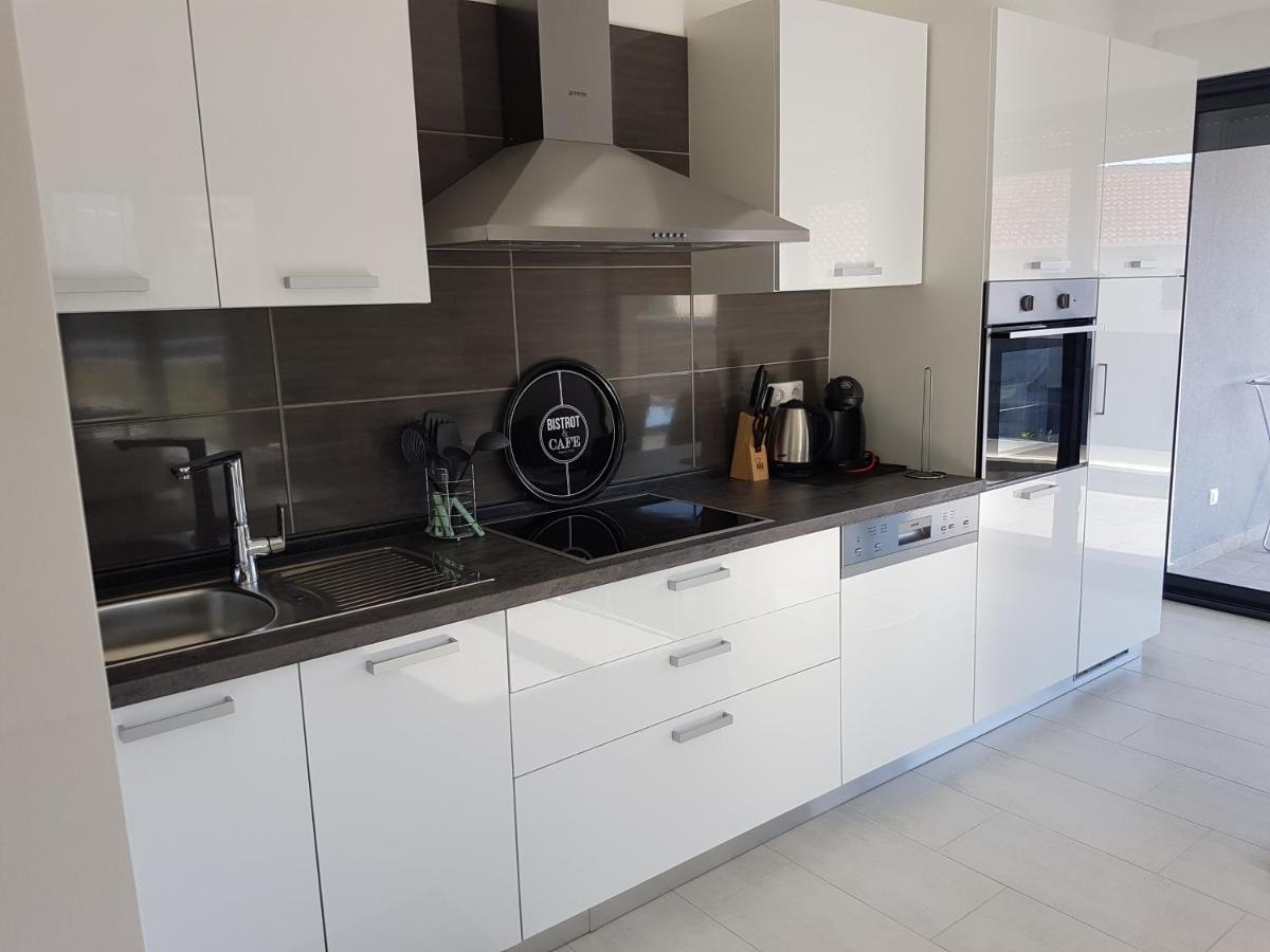 Apartments4Friends Apartment Vlad โตรกีร์ ภายนอก รูปภาพ