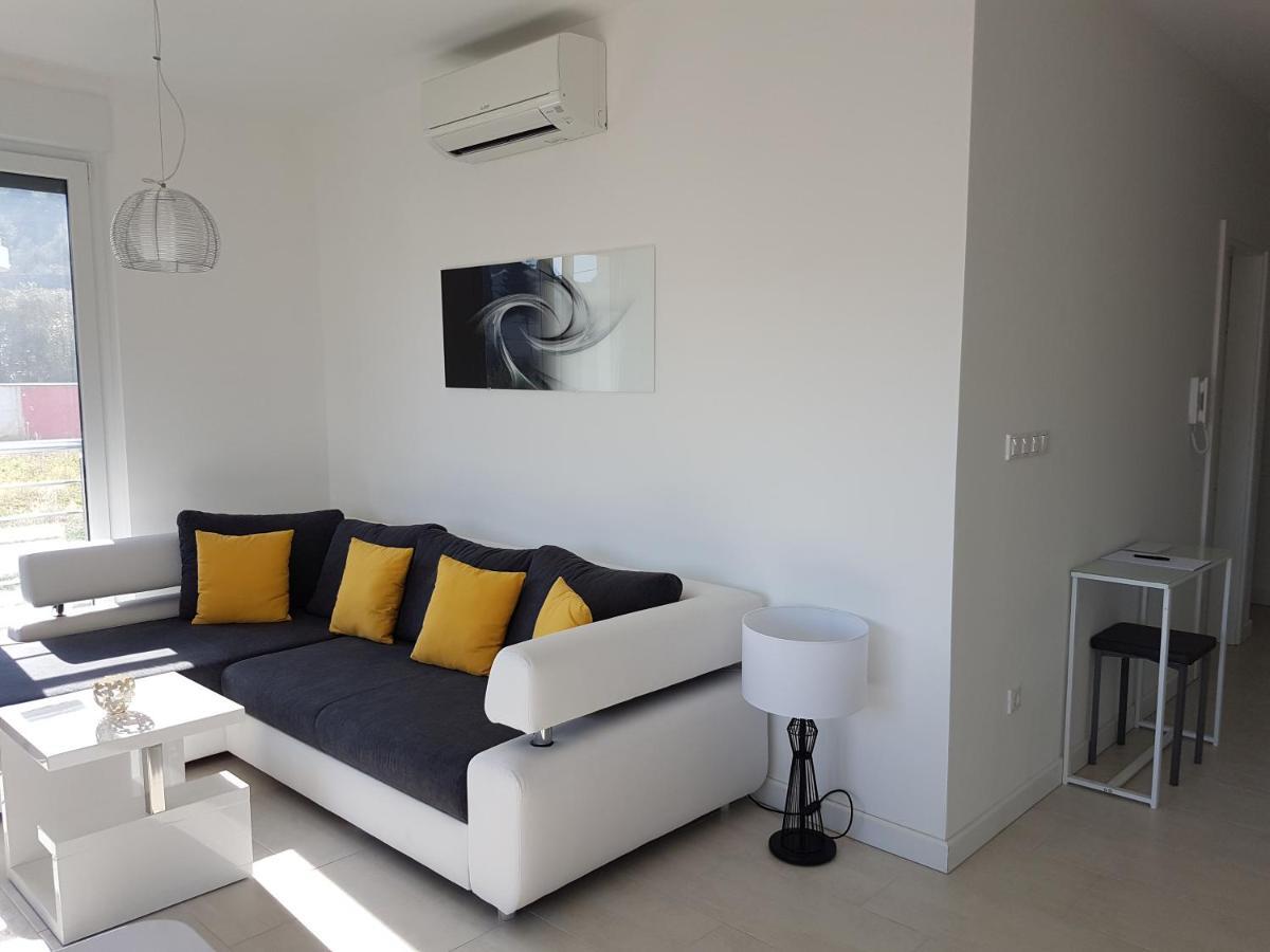Apartments4Friends Apartment Vlad โตรกีร์ ภายนอก รูปภาพ