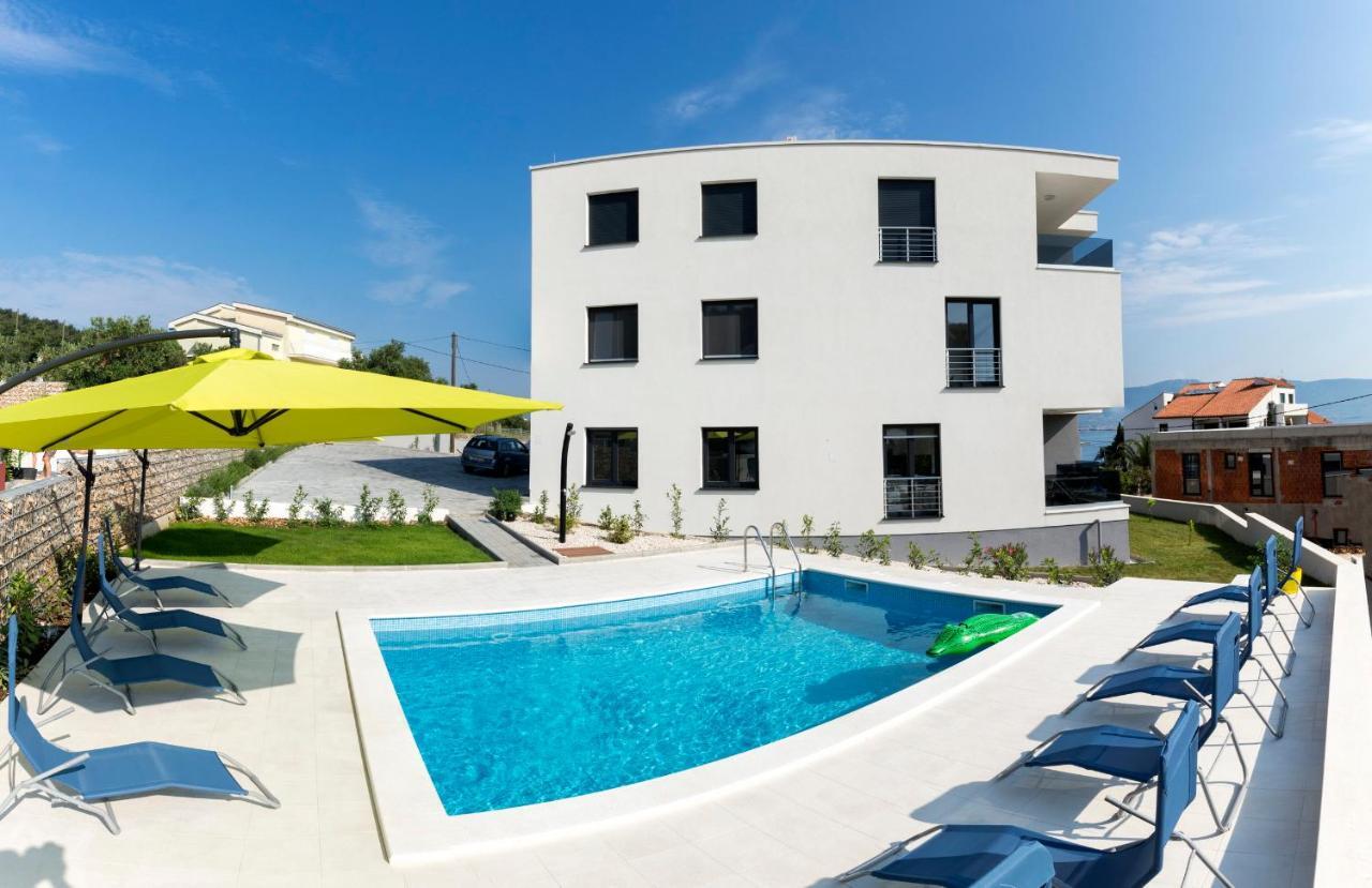 Apartments4Friends Apartment Vlad โตรกีร์ ภายนอก รูปภาพ