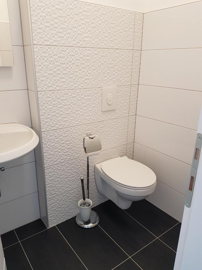 Apartments4Friends Apartment Vlad โตรกีร์ ภายนอก รูปภาพ