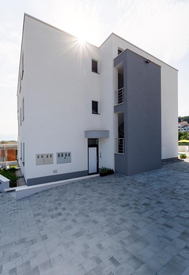 Apartments4Friends Apartment Vlad โตรกีร์ ภายนอก รูปภาพ